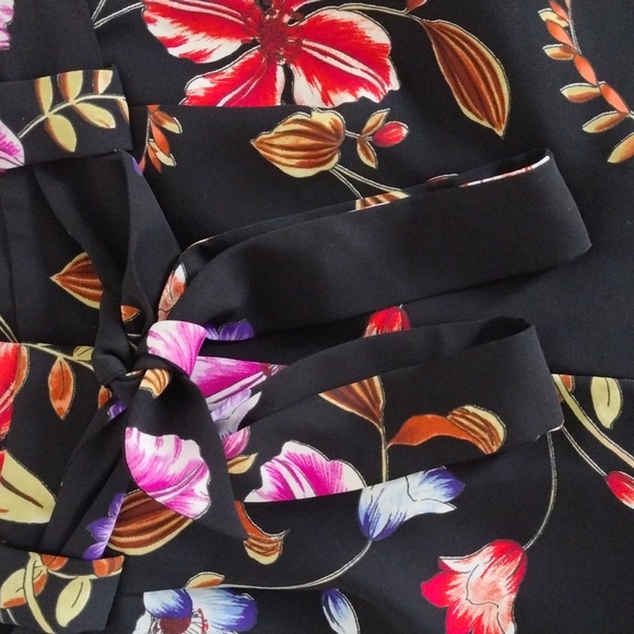 Express Ankle High Rise Black Floral Women's Size 00R Belt Tie Pre-owned - Picture 3 of 13